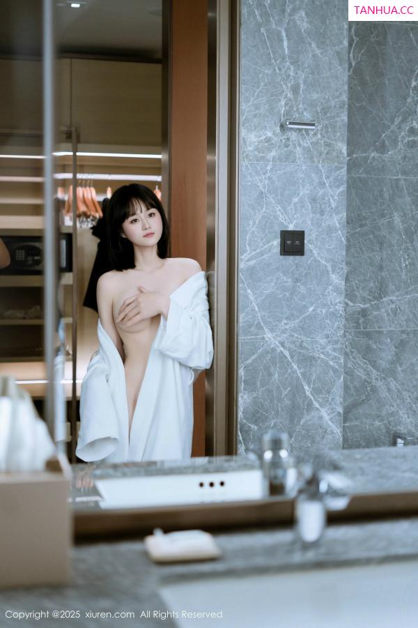 涵涵_blackangela  [XiuRen]高清写真图 2025.03.06 No.9972 涵涵Luna 美腿性感第52张图片